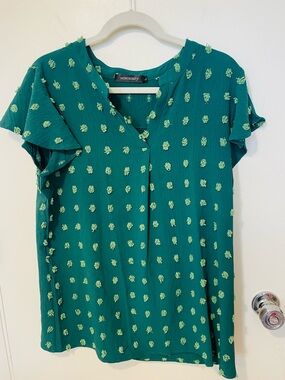 Merokeety women's green swiss dot flutter sleeve top sz L blouse flowy bohemian